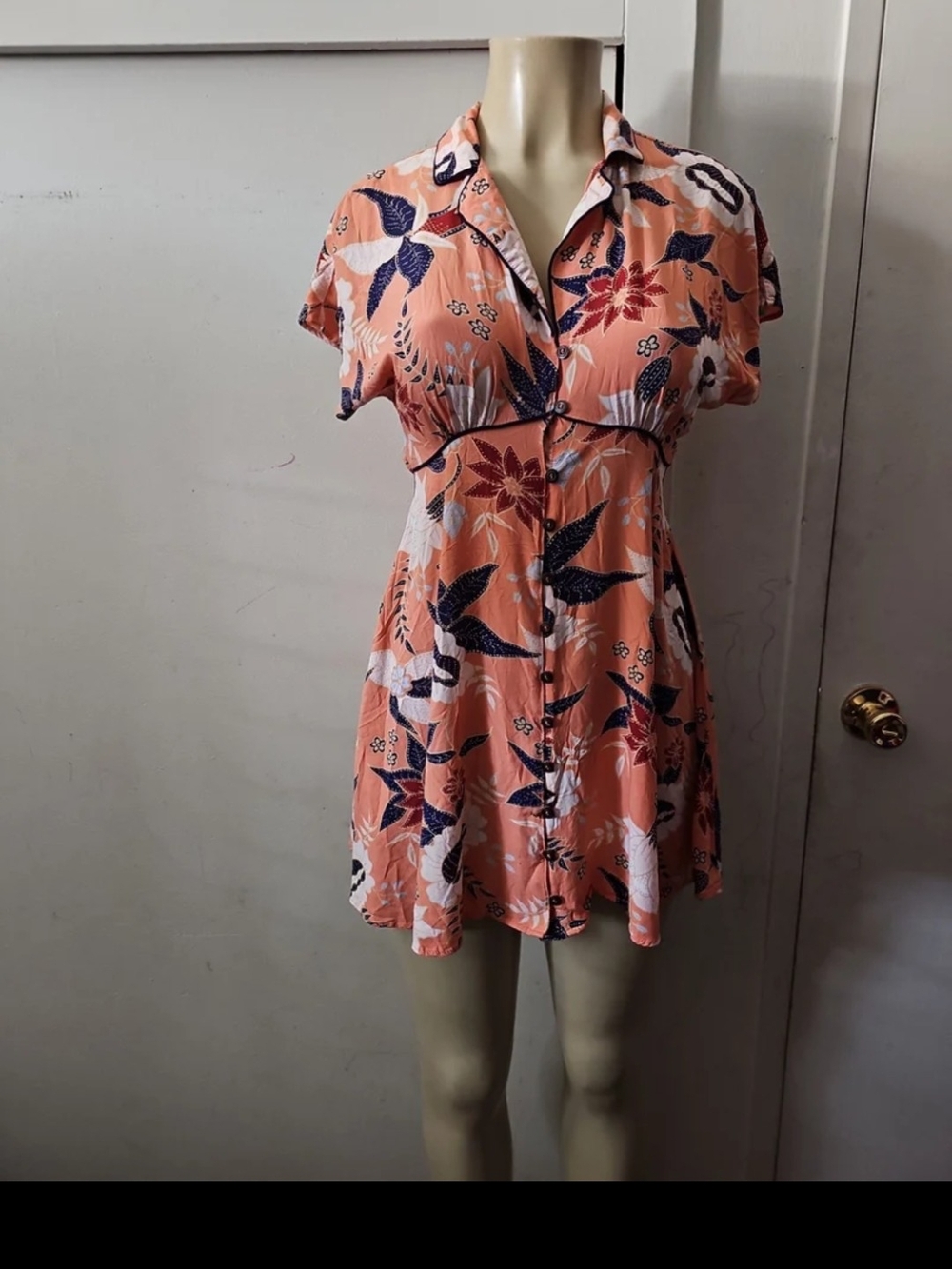 Forever 21 Peach Floral Button-Front Mini Dress